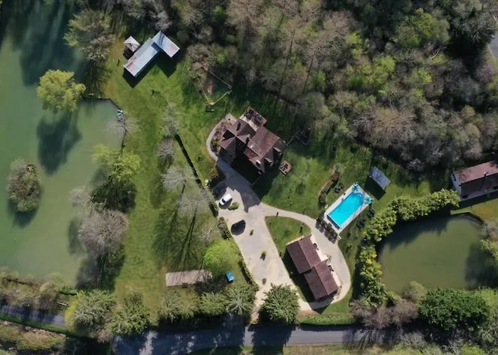 Bambou - Mas Du Ponteil بيت للعطل *